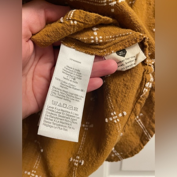 DONATING 2/7 Madewell Embroidered Mustard Colored V-Neck Top - Picture 6 of 6